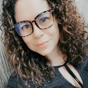 Meet your Posher, Crystal